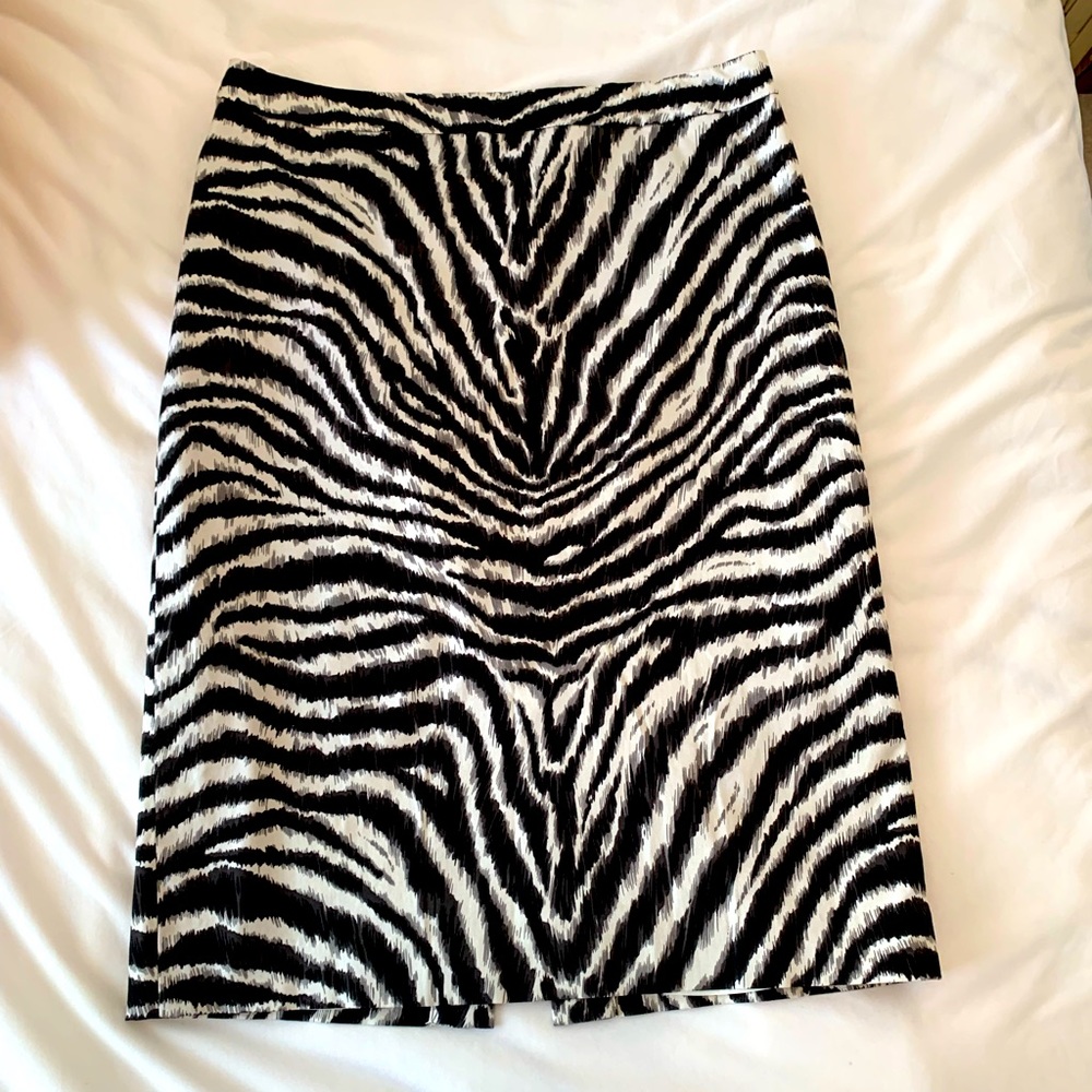 DRESSY OR CASUAL ZEBRA-PRINT PENCIL SKIRT